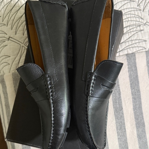 The Men\'s Store Bloomingdale’s Classic Black Leather Loafers - like new - 9.5 main image 12
